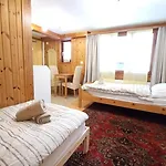 Appartamento Mit Viel Charme, Kochnische Und 2 Betten *