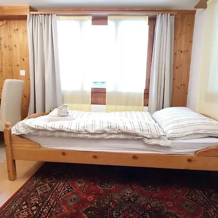 Apartment Mit Viel Charme, Kochnische Und 2 Betten